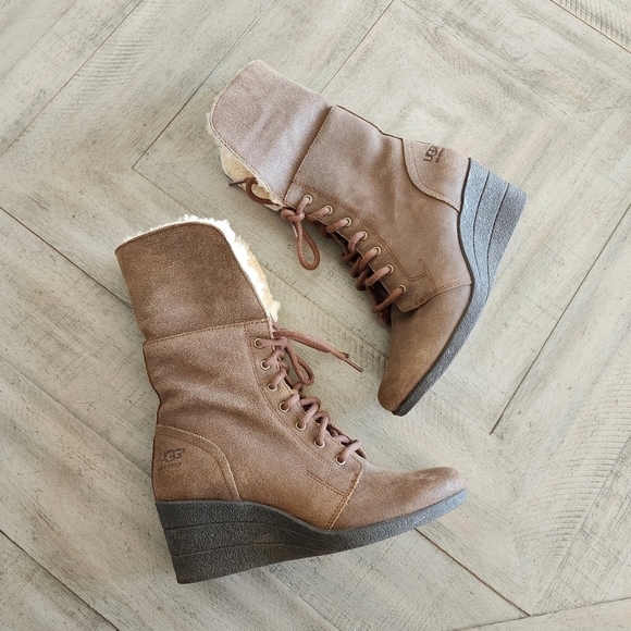 UGG Zea Leather Wedge Boots - Picture 5 of 10